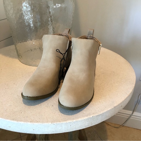 Laundry ❤️Girl  Boots for Girls with siper on the sides Zise 1 - Picture 2 of 9